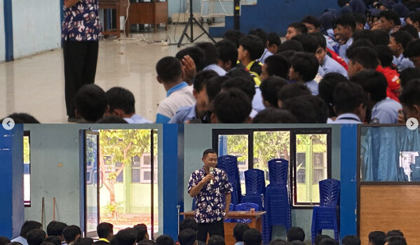 Pembinaan dan Motivasi Kepada Seluruh Guru Pembina Ekstrakurikuler dan Siswa-Siswi SMKN 1 Kediri Pembinaan dan Motivasi Kepada Seluruh Guru Pembina Ekstrakurikuler dan Siswa-Siswi SMKN 1 Kediri