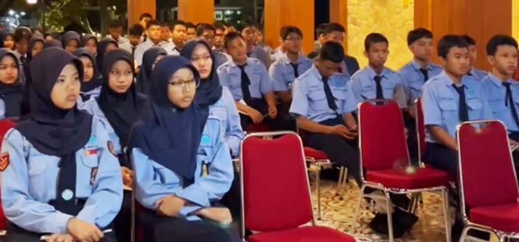 Latihan Dasar Kepemimpinan Siswa SMKN 1 Kediri 2025