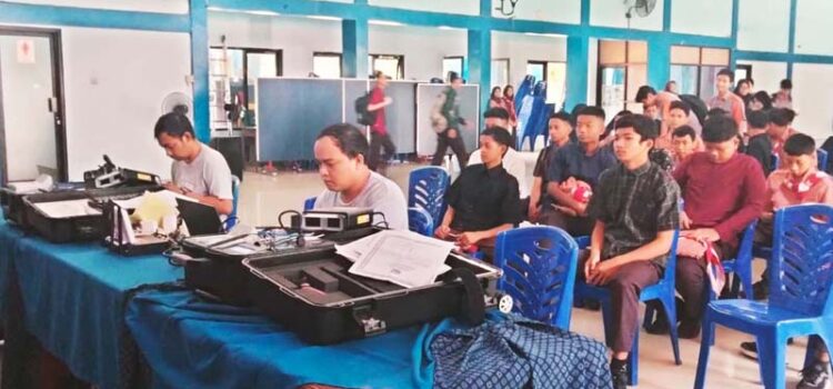 Dispendukcapil Kota Kediri Jemput Bola, Lakukan Perekaman e-KTP di SMK Negeri 1 Kota Kediri