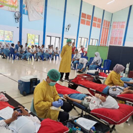 SMKN 1 Kediri Gelar Kegiatan Donor Darah di Graha Smeksa