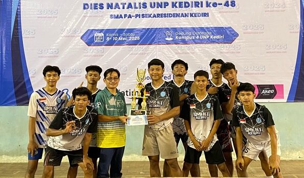SMKN 1 Kediri Raih Juara 3 dalam Turnamen Bola Voli Nusantara CUP 2025