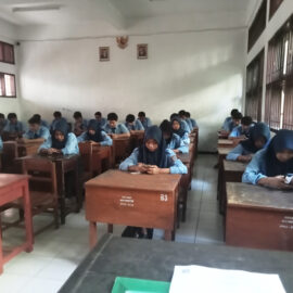 Asesmen Akhir Semester Genap Hari Pertama Hingga Ketiga Kelas 10 SMK Negeri 1 Kota Kediri Berlangsung Lancar