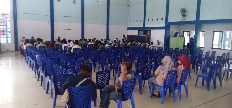 Hari ke-4 Verifikasi Data SPMB 2025 di SMKN 1 Kota Kediri: Suasana Lebih Lenggang di Aula Sekolah Hari ke-4 Verifikasi Data SPMB 2025 di SMKN 1 Kota Kediri: Suasana Lebih Lenggang di Aula Sekolah