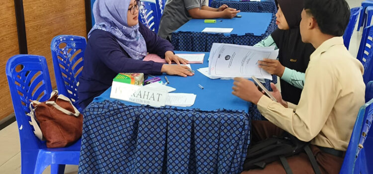 SMKN 1 Kota Kediri Tetap Buka Pelayanan Verifikasi SPMB Meski Libur SMKN 1 Kota Kediri Tetap Buka Pelayanan Verifikasi SPMB Meski Libur