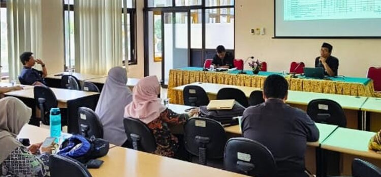 Rapat Koordinasi Kurikulum dengan Ketua Program Keahlian Rapat Koordinasi Kurikulum dengan Ketua Program Keahlian