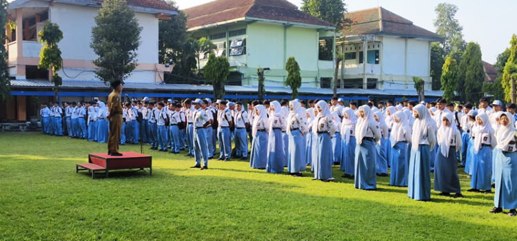 SMK Negeri 1 Kota Kediri Lepas Ratusan Siswa untuk PKL Tahap 1