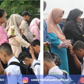 Tanamkan Karakter Lewat Sungkeman pada Orang Tua di Pembukaan MPLS Tanamkan Karakter Lewat Sungkeman pada Orang Tua di Pembukaan MPLS