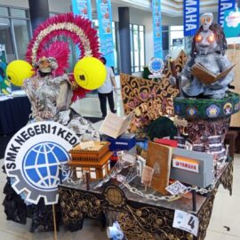 SMEKSA Ikuti Lomba Mading di School Contest Ke 17 Genzverse 2025