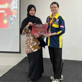 Siswa SMKN 1 Kota Kediri Mengikuti Pengukuhan sebagai Duta Siswa di Surabaya