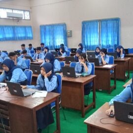 Rangkaian Asesmen Sumatif Akhir Semester (ASAS) Mata Pelajaran Umum SMKN 1 Kota Kediri Berakhir Lancar