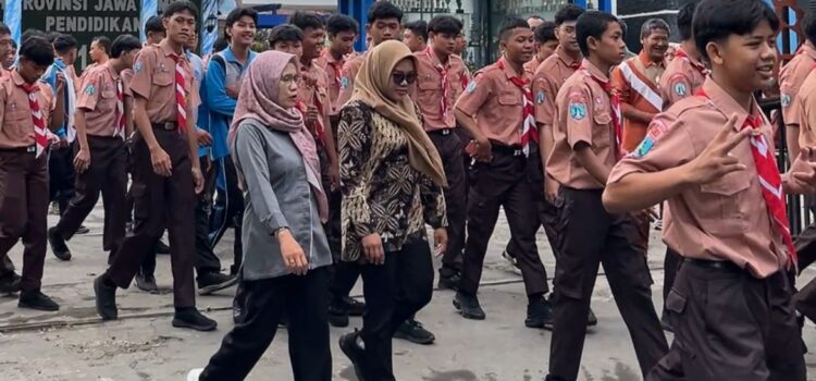 Semangat Pagi dengan Jalan Santai Semangat Pagi dengan Jalan Santai