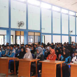 Smeksa Siap Berinovasi: Siswa dan Guru Pantau Peluncuran SIKAP