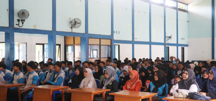 Smeksa Siap Berinovasi: Siswa dan Guru Pantau Peluncuran SIKAP