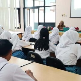 Meniti Sauh di Samudra Karier Kala Asa Bertemu Nyata di Ujung Bangku Sekolah