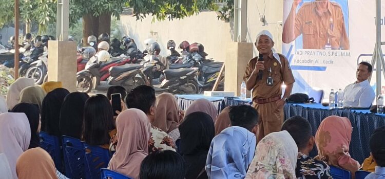 Bukan Cuma Bagi Rapor! Ini Rahasia SMKN 1 Kediri Gandeng Wali Murid demi Cetak Generasi Unggul Bukan Cuma Bagi Rapor! Ini Rahasia SMKN 1 Kediri Gandeng Wali Murid demi Cetak Generasi Unggul