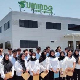 BKK SMKN 1 Kota Kediri Resmi Berangkatkan Alumni dan Peserta Job Fair ke PT. Sumindo Karya Abadi